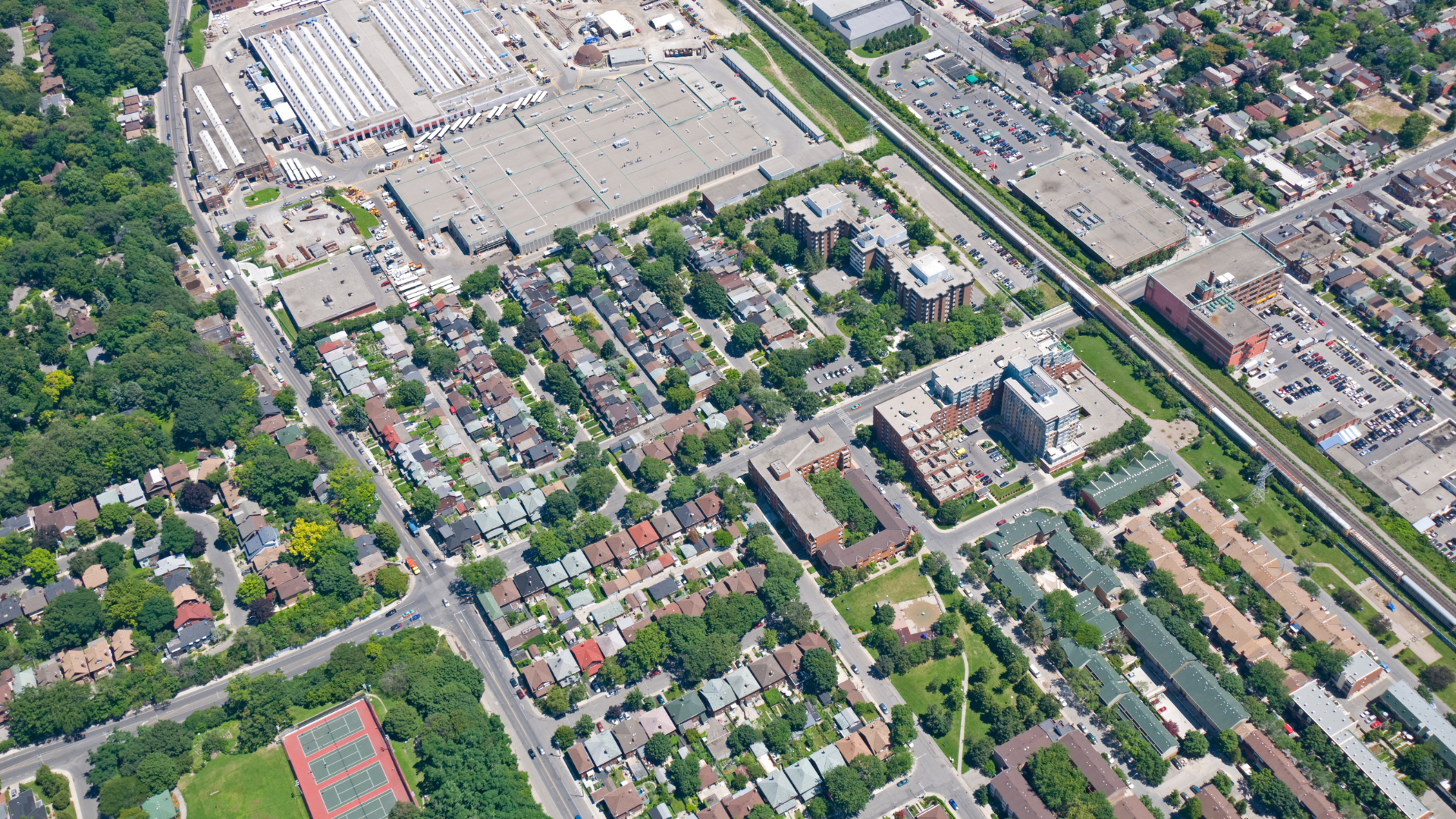 General Real Estate Info: Understanding Local Zoning and HOA Regulations